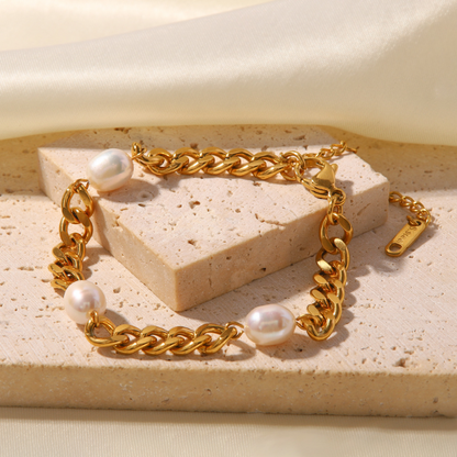 Pearl & Fine Chain Bracelet